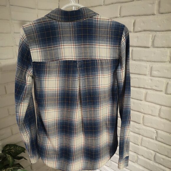 American Eagle Outfitters Ladies Boyfriend Fit Plaid Shirt - Picture 2 of 9